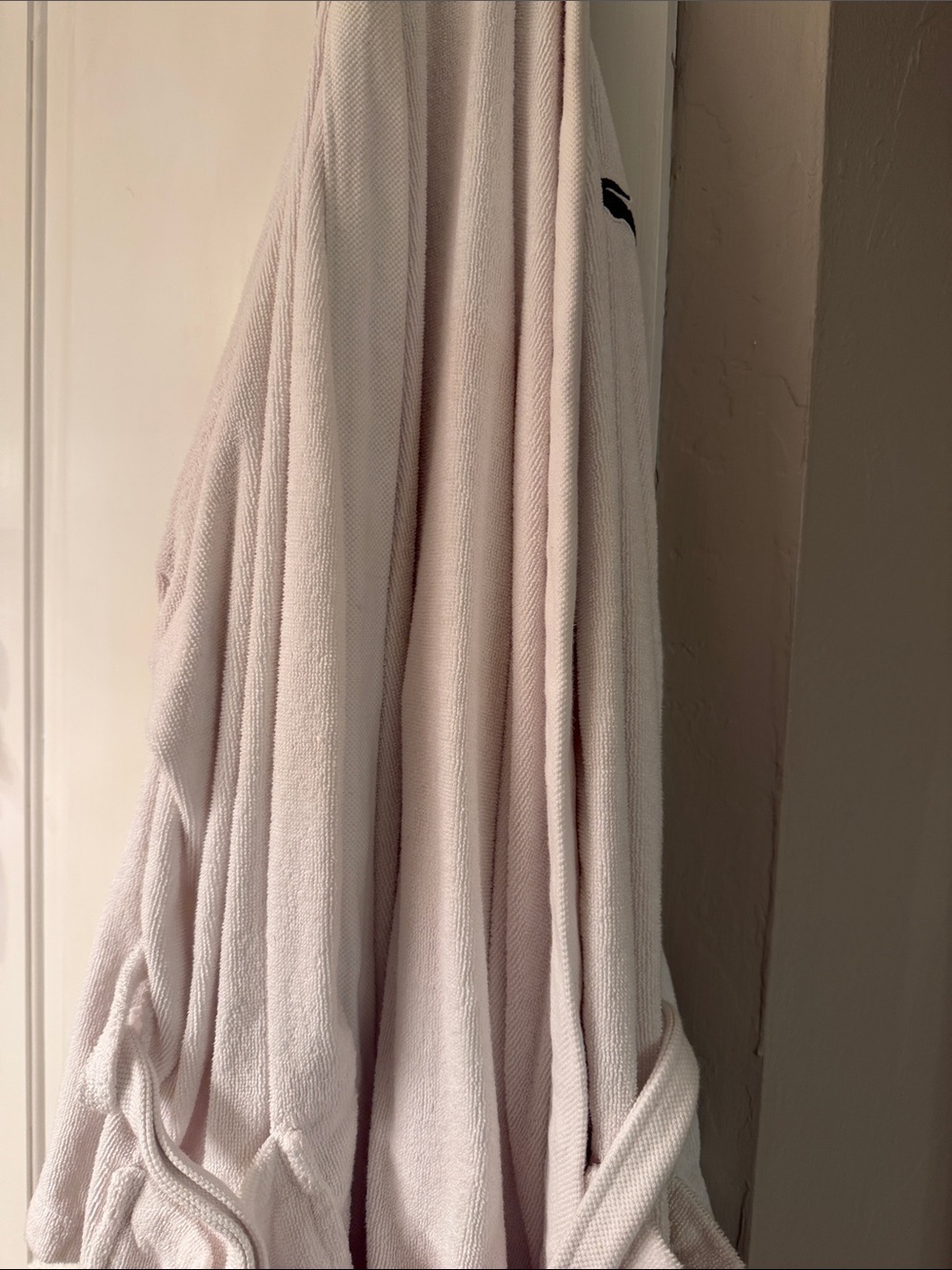 Lacoste White Plush Terry Bathrobe with Crocodile Logo - Picture 5 of 6